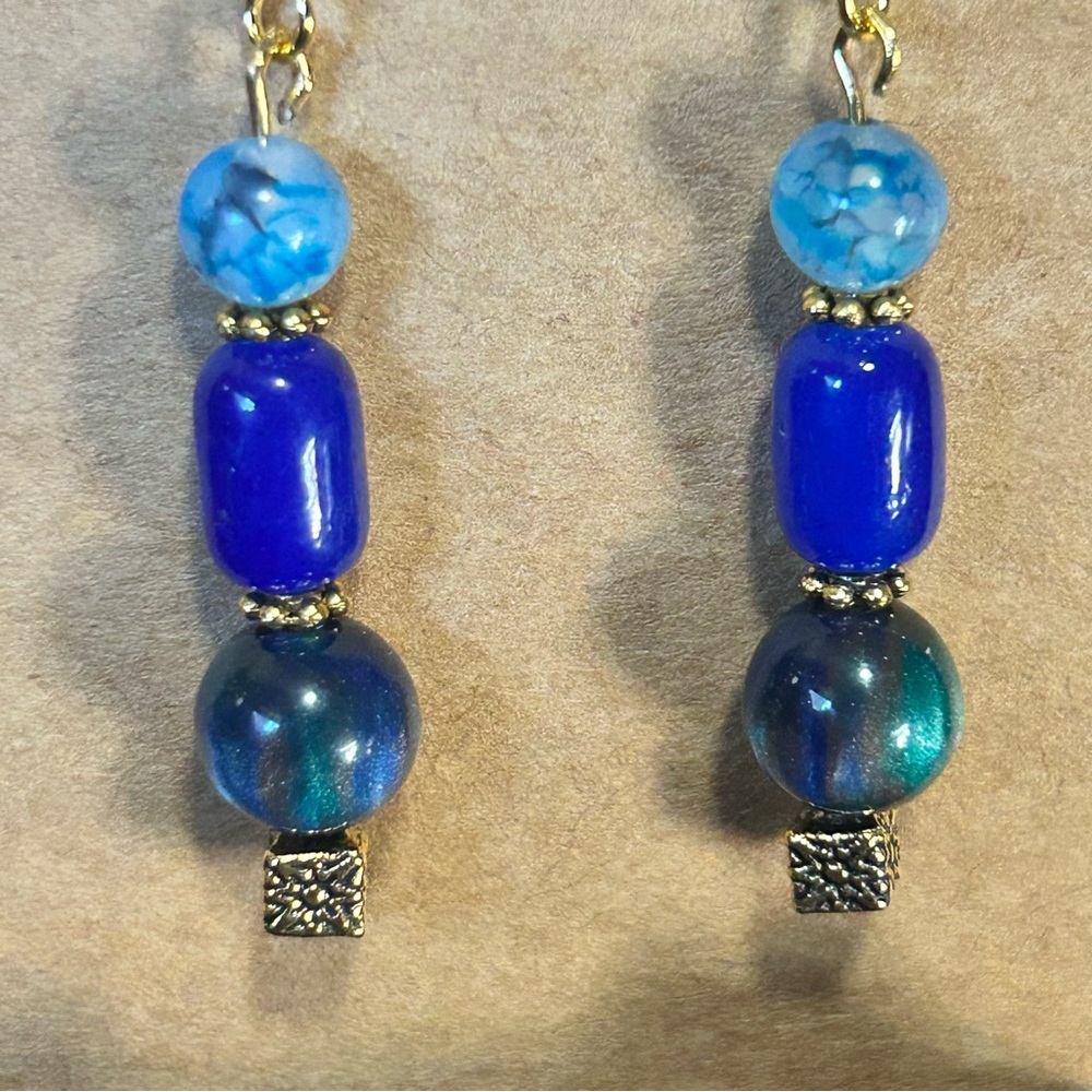 Handcrafted dragon vein agate cat eye glass earrings - Picture 3 of 5